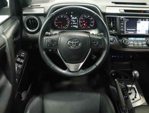 Used 2017 Toyota RAV4 SE image 16