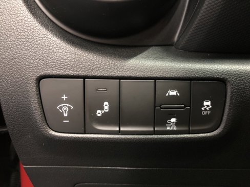 Used 2020 Hyundai Kona SEL w/ Cargo Package image 27
