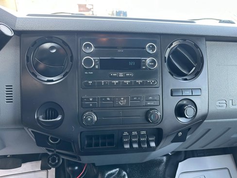 Used 2015 Ford F550 4x4 Crew Cab Super Duty image 16