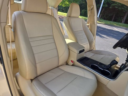 Used 2016 Toyota Camry XLE image 10