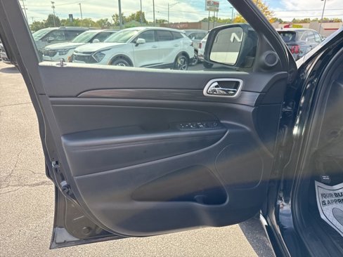 Used 2020 Jeep Grand Cherokee Altitude image 14