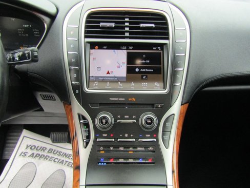 Used 2019 Lincoln Nautilus Reserve image 14