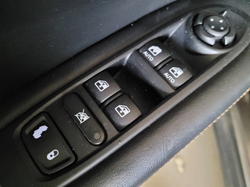 Used 2018 Jeep Compass Latitude w/ Popular Equipment Group image 27