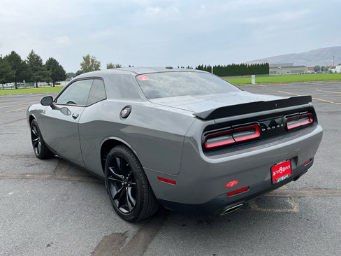 Used 2018 Dodge Challenger SXT w/ Blacktop Package image 5