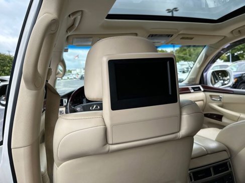 Used 2014 Lexus LX 570 4WD image 25