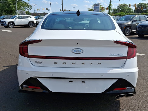 Certified 2023 Hyundai Sonata Limited w/ Preferred Accessory Package image 5