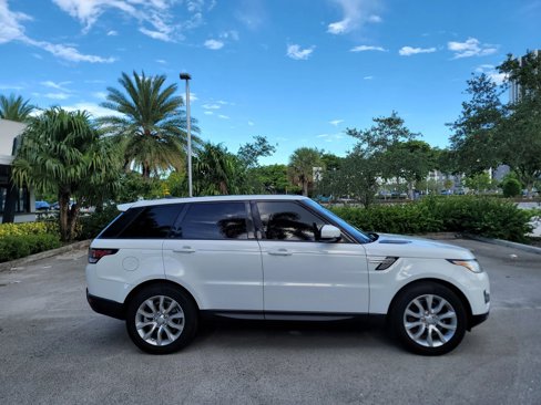 Used 2016 Land Rover Range Rover Sport HSE image 4