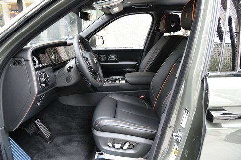 New 2025 Rolls-Royce Cullinan Black Badge image 9