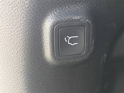 Used 2023 Jeep Cherokee Altitude Lux image 15