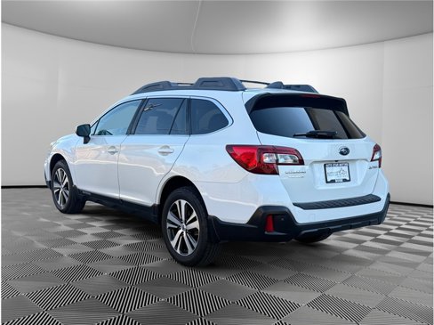 Used 2018 Subaru Outback 2.5i Limited image 3