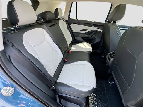 New 2025 Volkswagen Tiguan SE image 27