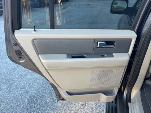 Used 2014 Ford Expedition XL image 28