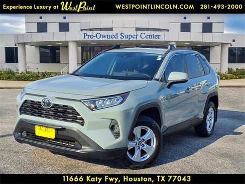 Used 2021 Toyota RAV4 XLE image 1