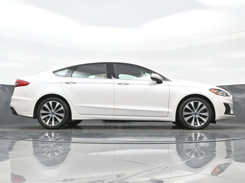 Used 2019 Ford Fusion SE image 27