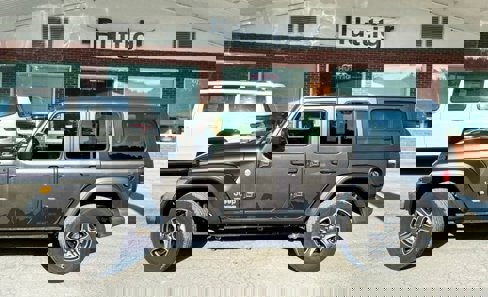 Used 2019 Jeep Wrangler Unlimited Sport S image 2