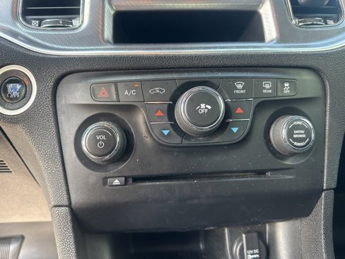 Used 2012 Dodge Charger SE image 21