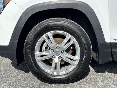 Certified 2022 GMC Terrain SLE w/ Driver Convenience Package image 33