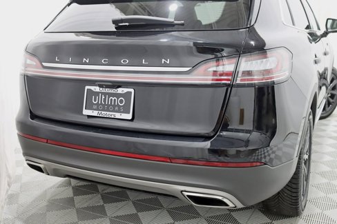 Used 2022 Lincoln Nautilus Reserve w/ Monochromatic Package image 12
