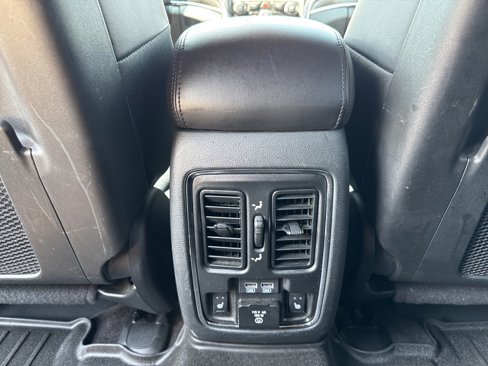 Used 2018 Jeep Grand Cherokee Limited image 21