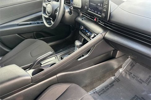 Certified 2025 Hyundai Elantra Sport image 16