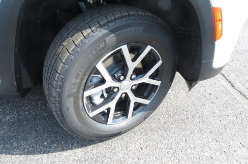 New 2025 Jeep Grand Cherokee Limited image 3