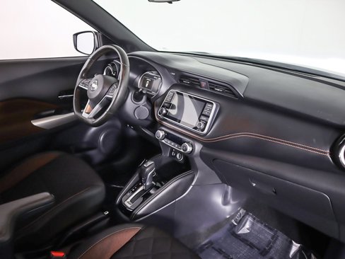 Used 2019 Nissan Kicks SR image 24