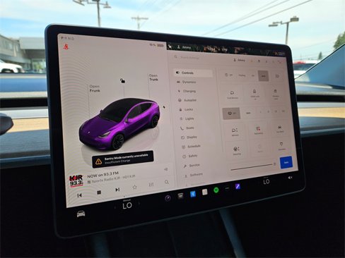Used 2022 Tesla Model Y Long Range image 23
