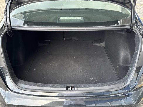 Used 2022 Toyota Corolla LE image 6