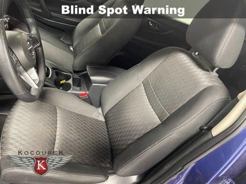 Used 2019 Nissan Rogue SV image 12