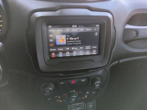 Used 2020 Jeep Renegade Latitude image 12