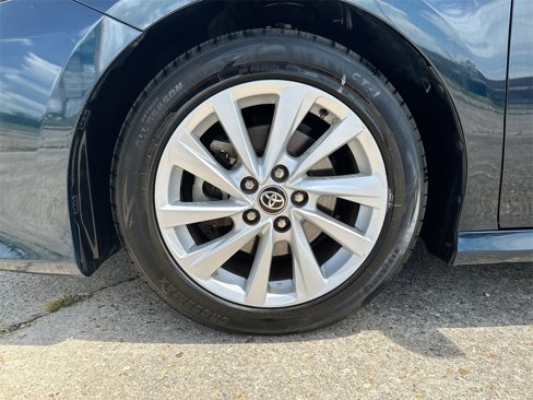 Used 2021 Toyota Camry LE image 12