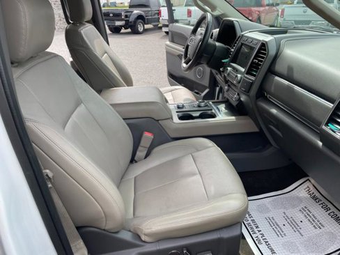 Used 2018 Ford Expedition Max XLT w/ Equipment Group 202A image 30