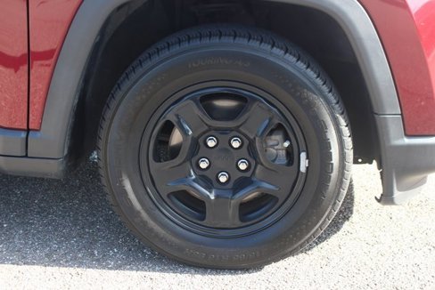 Used 2021 Jeep Compass Sport image 9