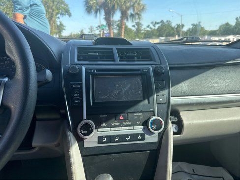 Used 2012 Toyota Camry LE image 14
