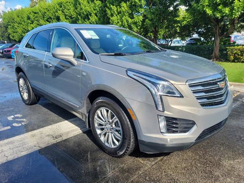 Used 2018 Cadillac XT5 Luxury w/ Driver Awareness Package image 7