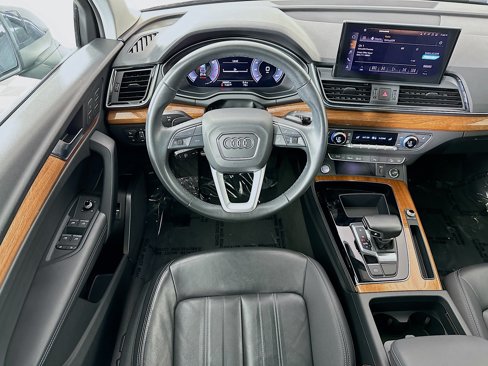 Used 2021 Audi Q5 Premium Plus w/ Premium Plus Package image 24