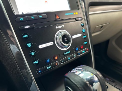 Used 2019 Ford Explorer Limited w/ Ford Safe & Smart Package image 19