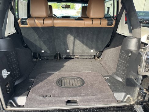 Used 2016 Jeep Wrangler Unlimited Sahara w/ Connectivity Group image 13