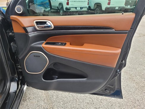 Used 2017 Jeep Grand Cherokee Summit image 9