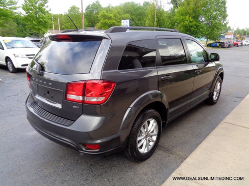 Used 2017 Dodge Journey SXT w/ Comfort/Convenience Group image 3