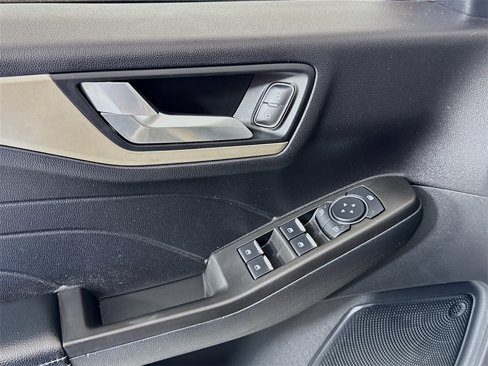 Used 2021 Ford Escape SE image 19