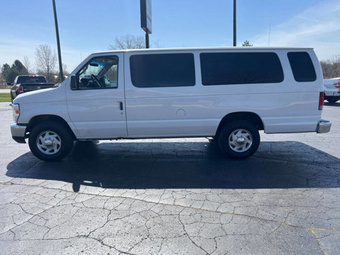 Used 2011 Ford E-350 and Econoline 350 XLT image 7