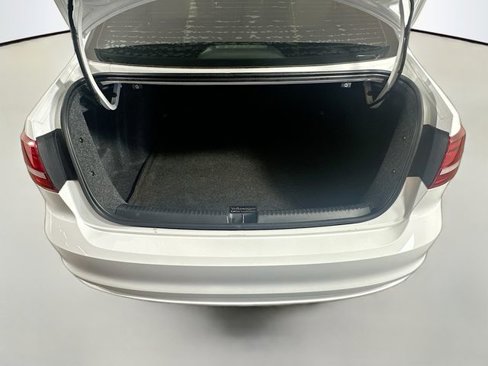 Used 2016 Volkswagen Jetta Sport image 25
