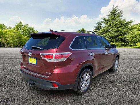 Used 2015 Toyota Highlander LE image 7