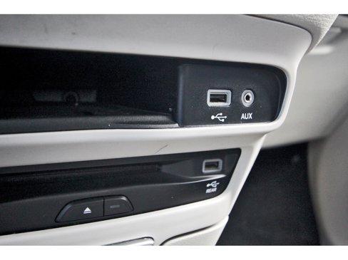 Used 2017 Chrysler Pacifica Limited image 24