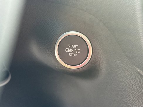 New 2025 Volvo XC40 B5 Core w/ Protection Package Premier image 16