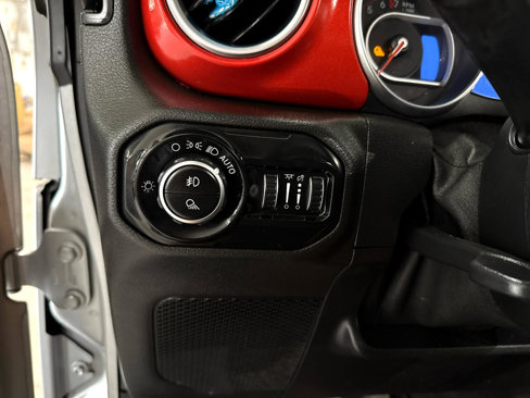 Used 2020 Jeep Gladiator Rubicon image 11