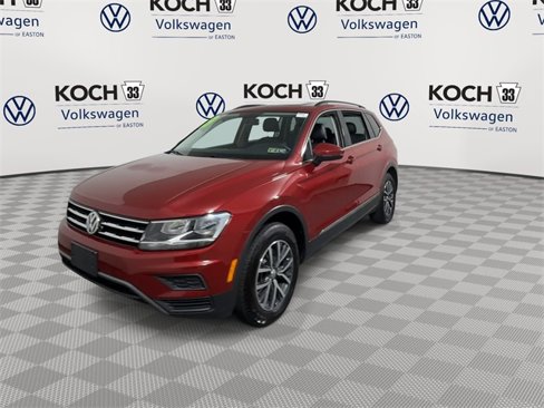 Used 2020 Volkswagen Tiguan SE w/ Panoramic Sunroof Package image 4