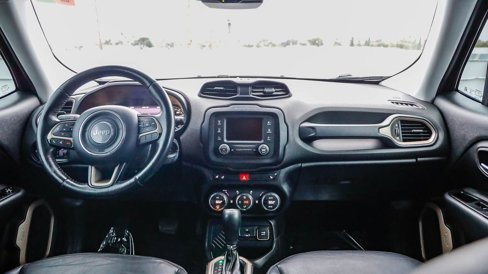 Used 2016 Jeep Renegade Limited image 13