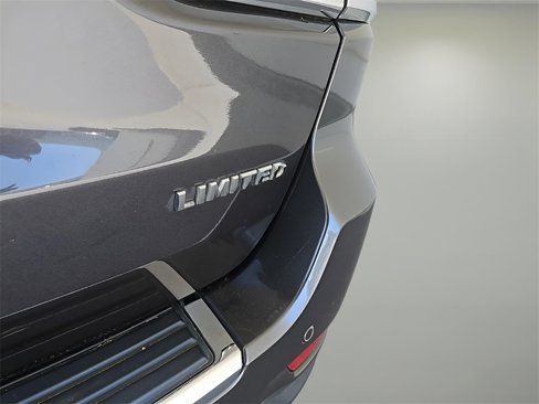 Used 2019 Jeep Grand Cherokee Limited image 14
